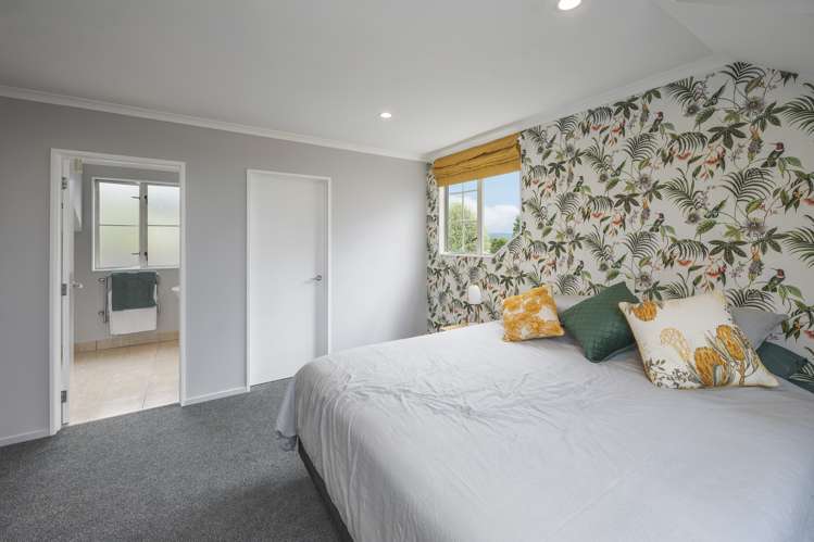 23 Hayward Rise Owhata_17