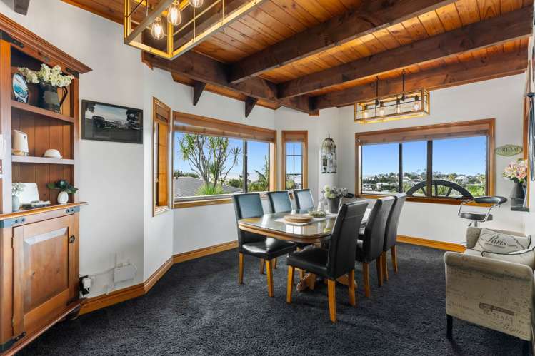 11 Higham Ferrers Place Red Beach_14