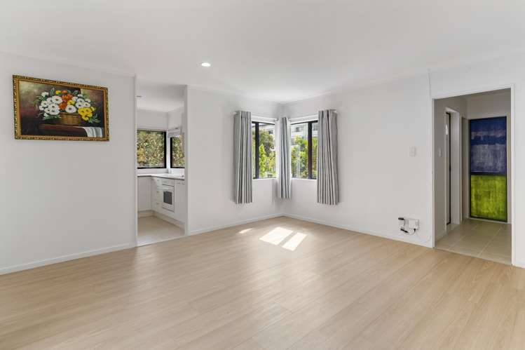 34 Frank Bunce Grove Flat Bush_7