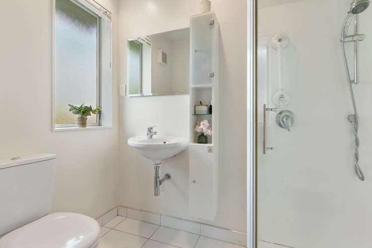 16a Neil Avenue Te Atatu Peninsula_11