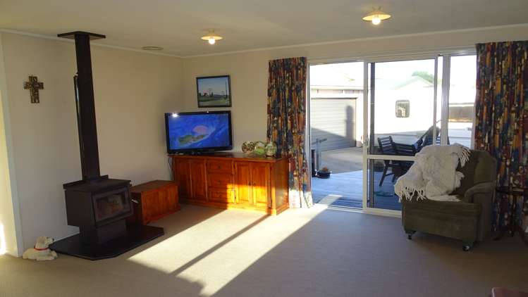 23 Matakane Street Waitarere Beach_8