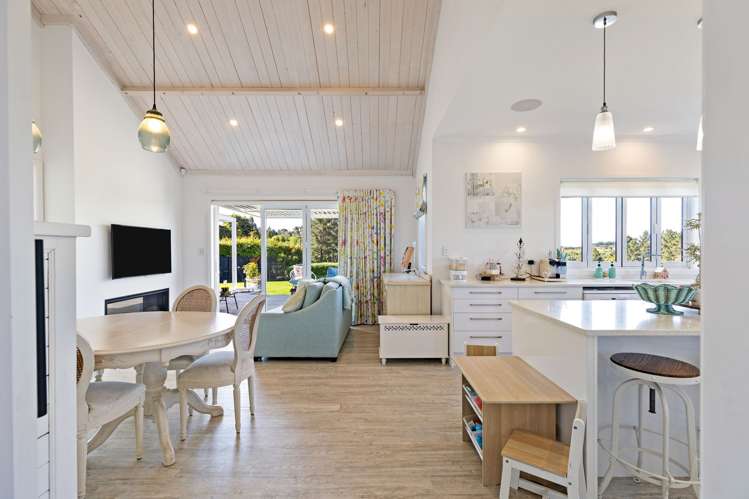 51 Coutts Way Fitzherbert_13