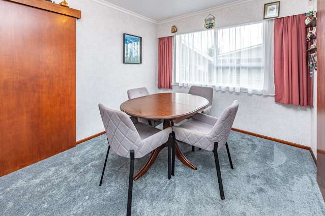 69 Exeter Crescent Springvale_4