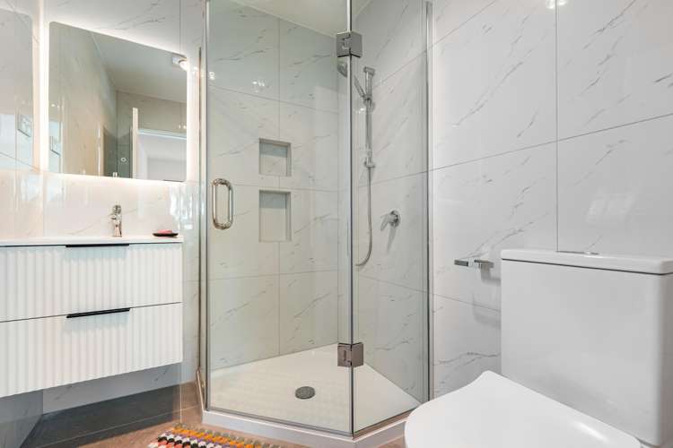 15B & 15D Renata Crescent Te Atatu Peninsula_8