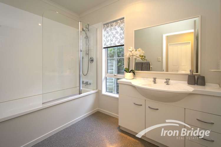 2 Hyland Brae Governors Bay_13