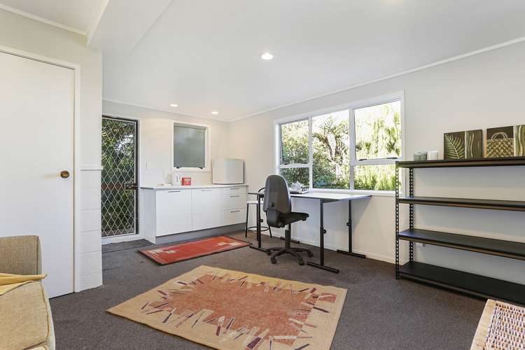 27 Takahe Road Titirangi_14