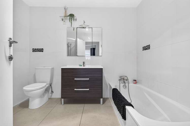 99 Gillies Avenue Hilltop_12