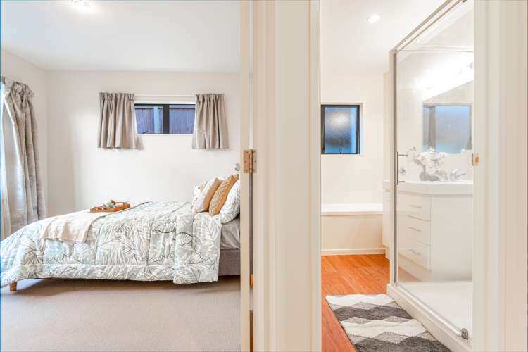 59 Royal Road Massey_13