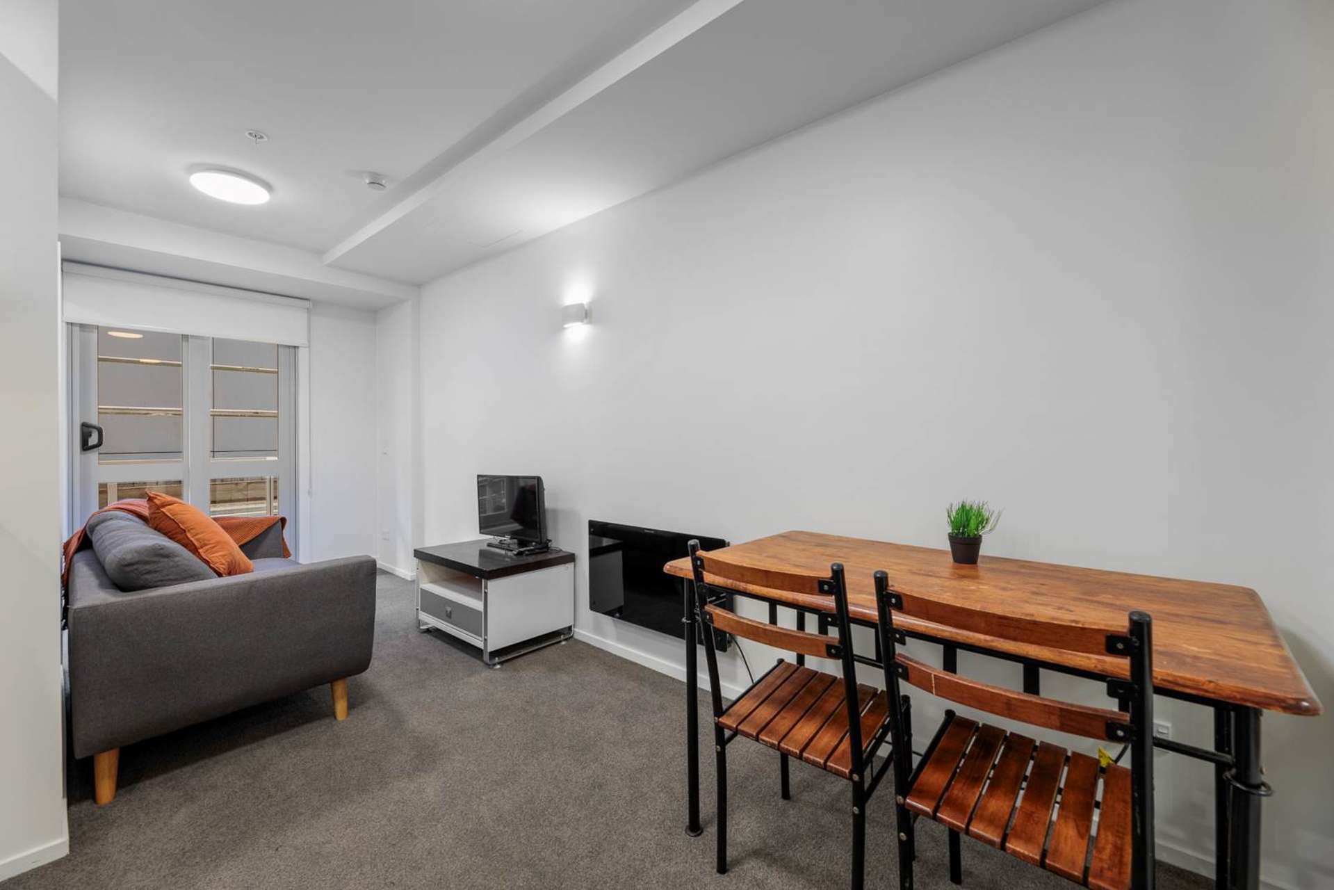 1P/135 Victoria Street West City Centre_0