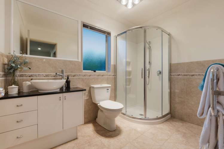 4 Chard Place Mission Heights_17