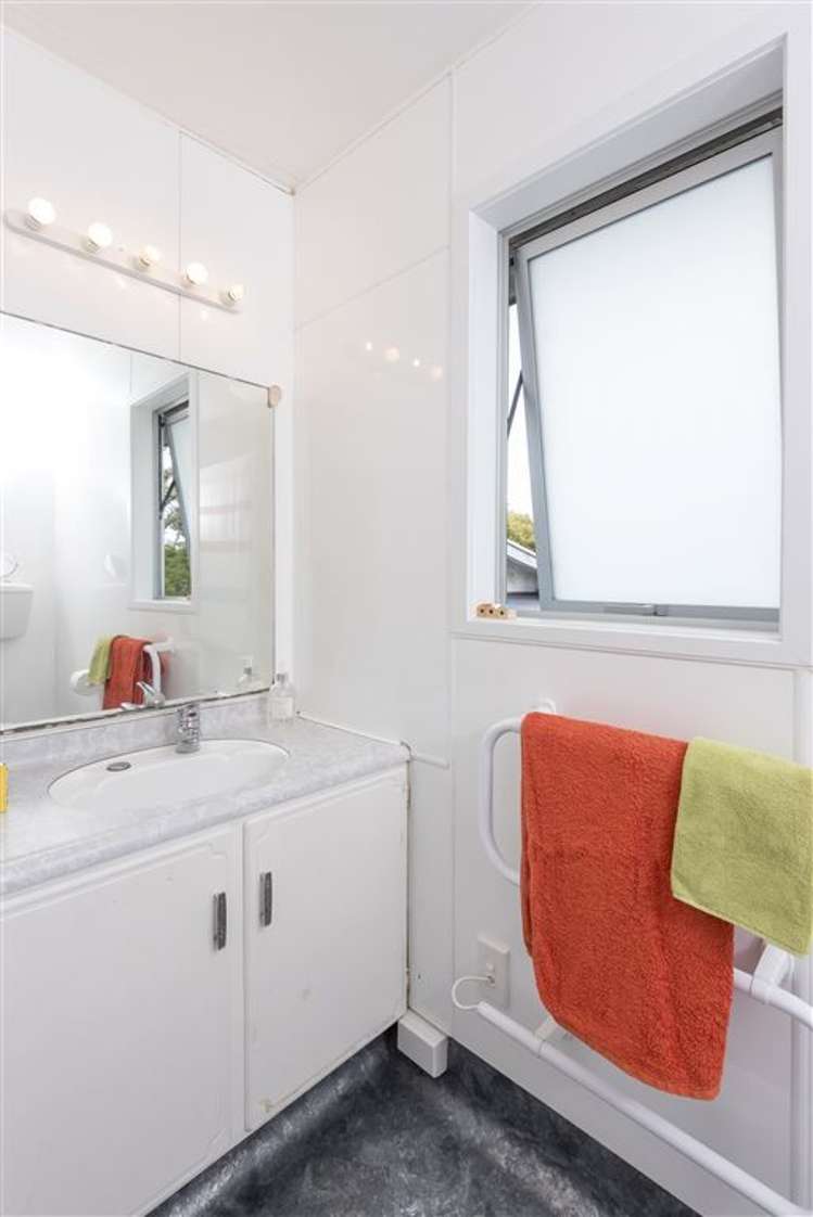 2/42 Rata Street New Lynn_8