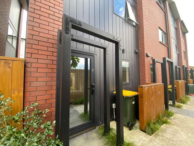 Modern & Low Maintenance