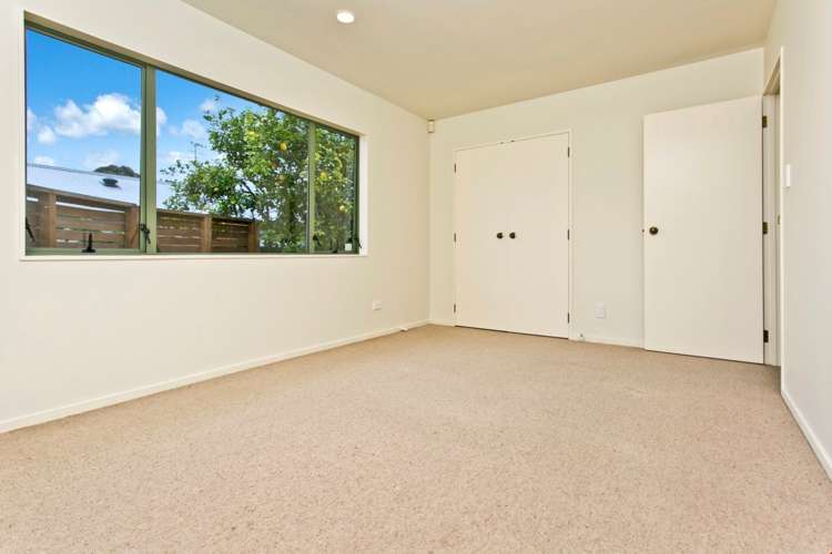 2/67 Lancaster Road Beach Haven_12