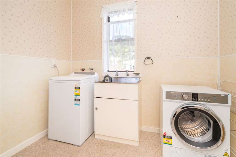 22 Ainslee Place North East Valley_17