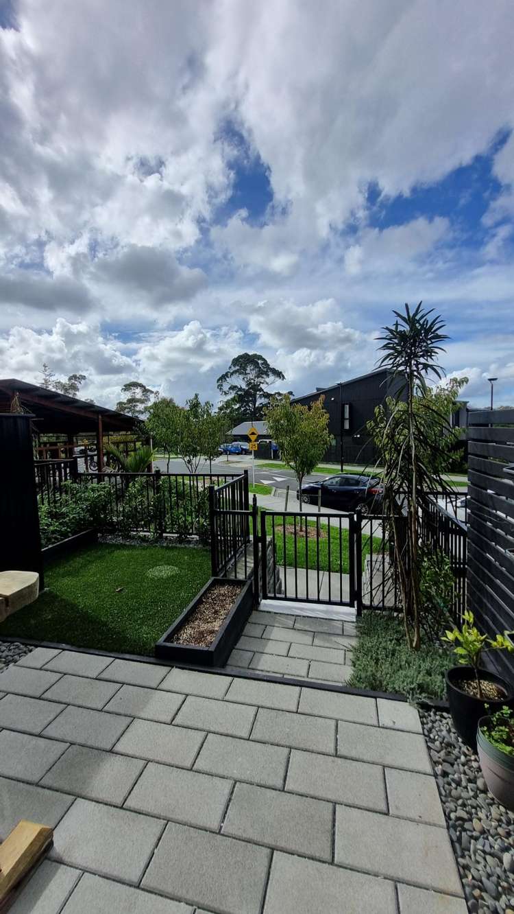  72 Selo Street Glen Eden_11