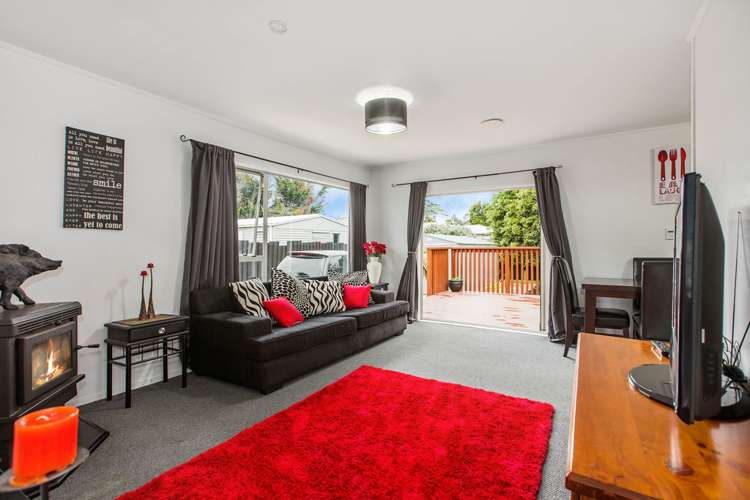 8 Karina Place Glen Eden_3