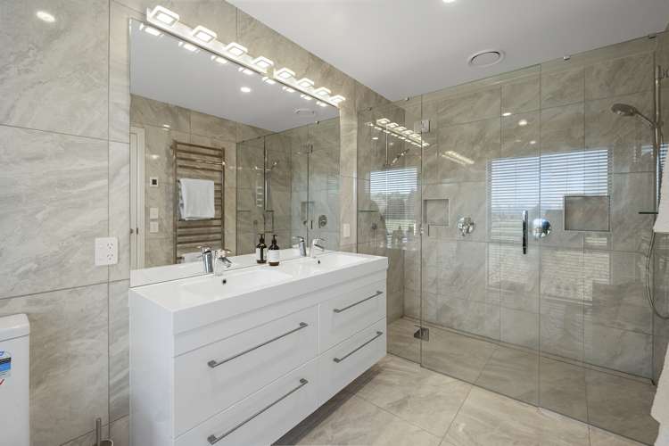 706 Whangamata Road Kinloch_10