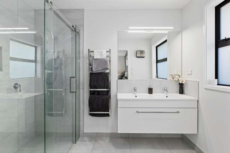 53 Kahuparere Crescent Pyes Pa_5