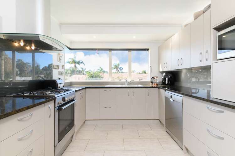 6 Godwin Court Unsworth Heights_9