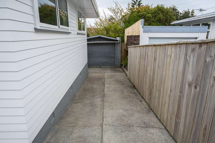 48 Mark Avenue Paparangi_18