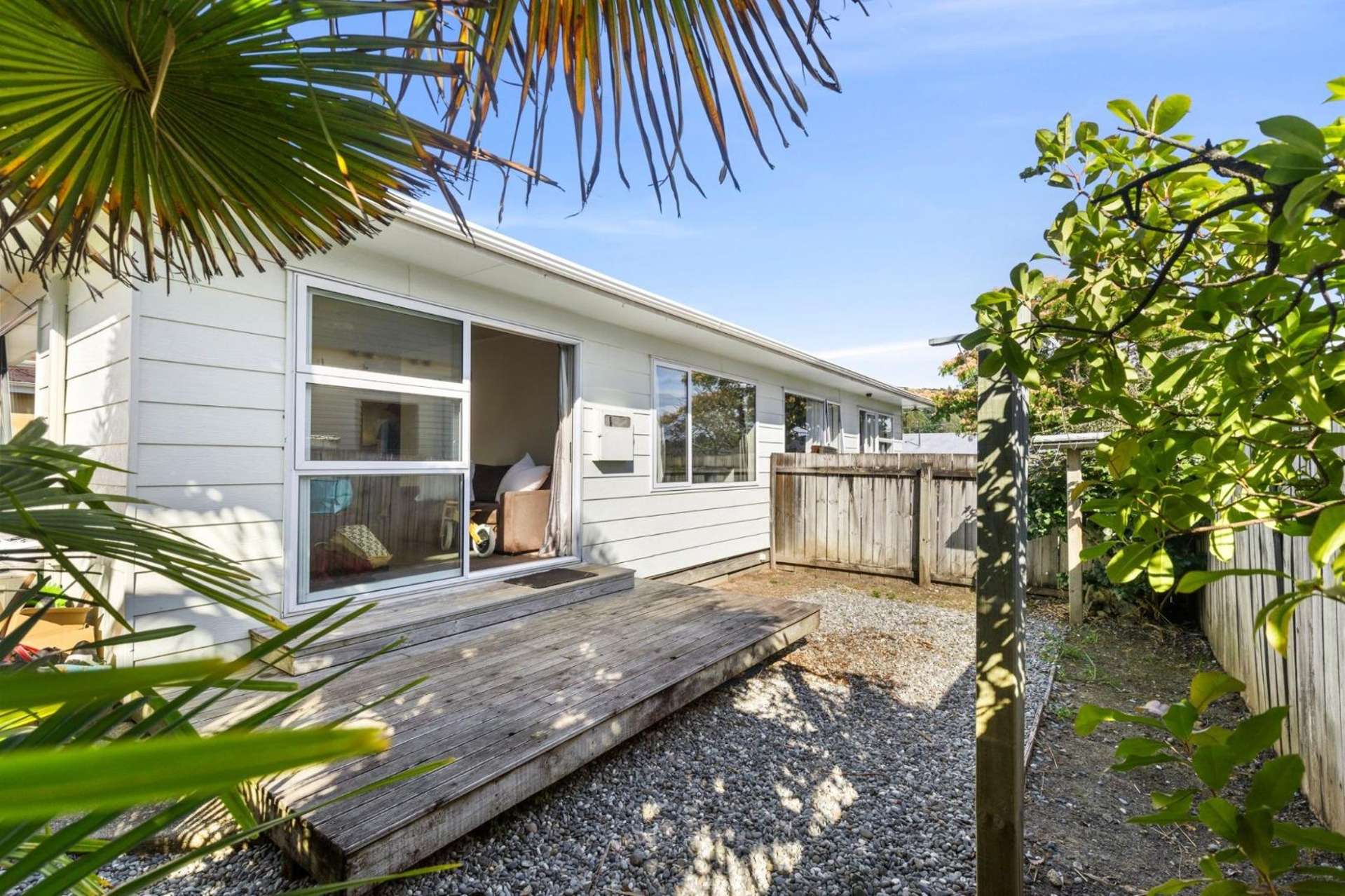 2/36A Tukuka Street 10811_0