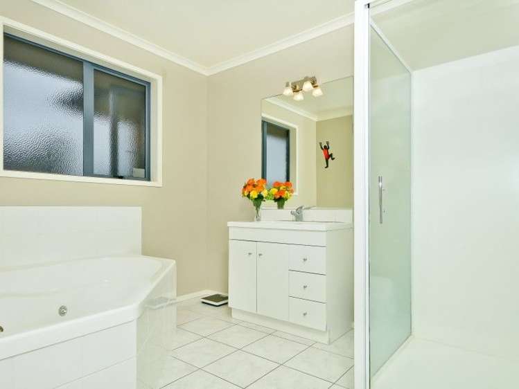 48 Somerton Drive Huntington_15