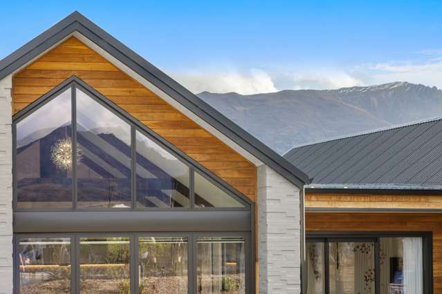 2 Carrickmore Crescent Wanaka_1
