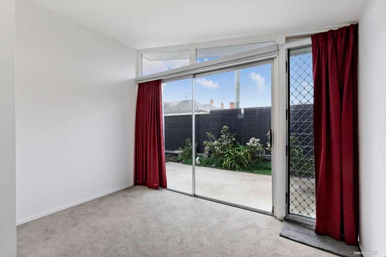 76 Lake Road Narrow Neck_12