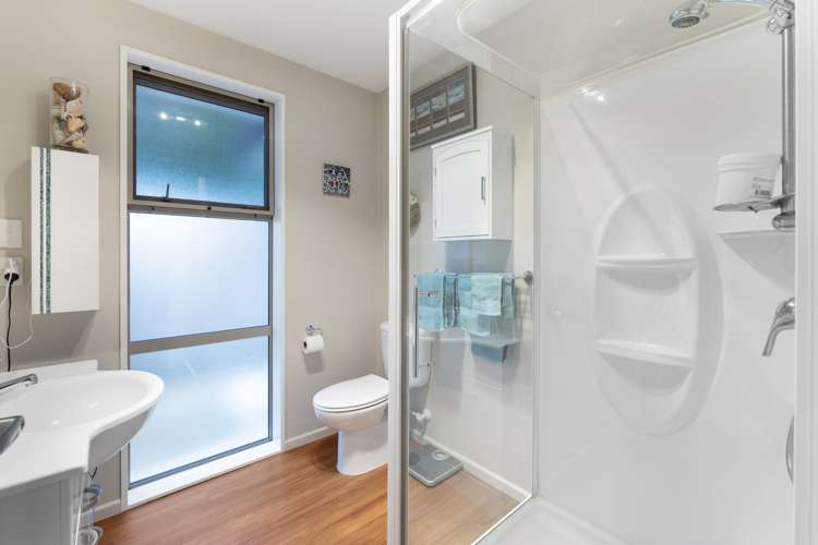 2/62 Radley Street Woolston_12