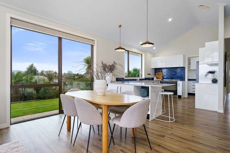 23 Hyatt Close_5