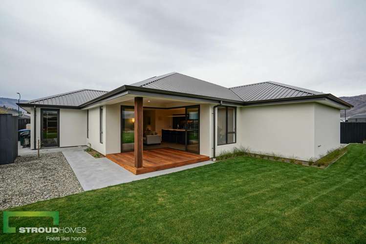 4 Pepper Tree Lane Redwood_12