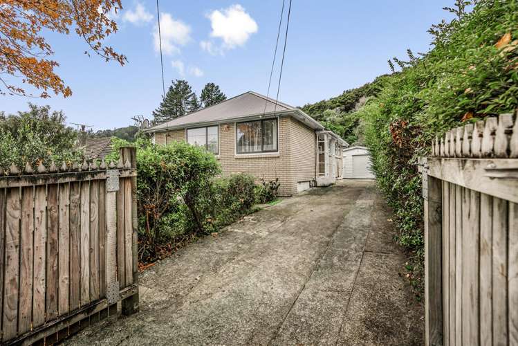 6 Boyd Grove Naenae_23