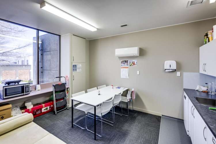 207 Avenue Road East Hastings Central_5