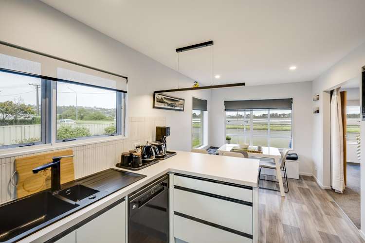 1/30 Meeanee Quay Westshore_5