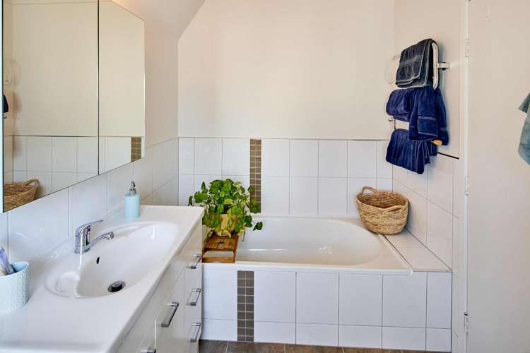 7/354 Muritai Road Eastbourne_12