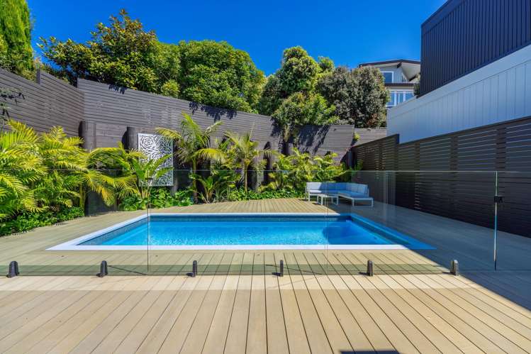 52 Beach Road Castor Bay_16