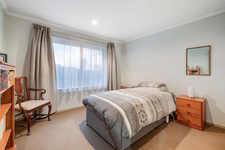 49 Chesterfield Way Orewa_16