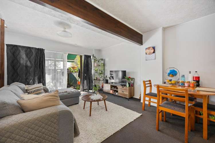 8/5 Koromiko Street New Lynn_1