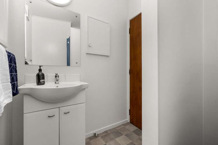 1/10 Christie Crescent Havelock North_10