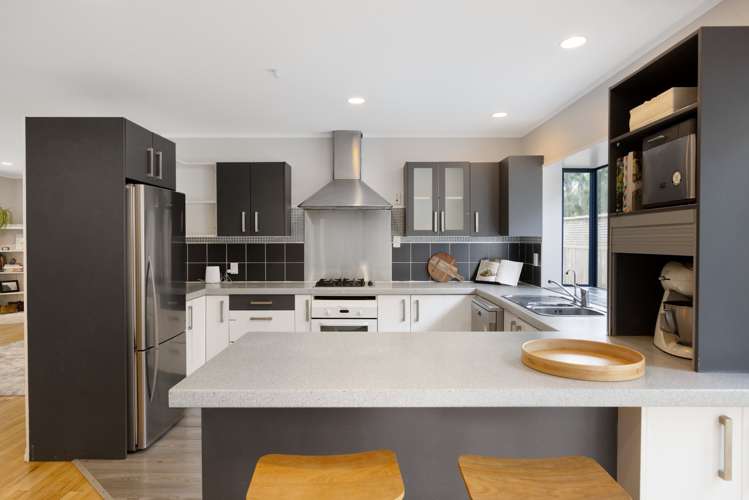 415 Welcome Bay Road Welcome Bay_1