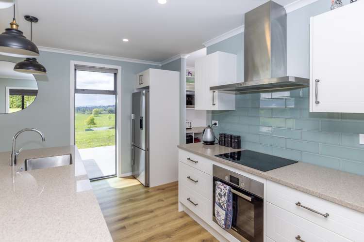 85 Jury Road Ngahinapouri_12