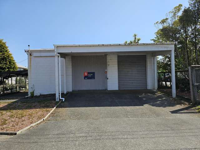 Spacious Garage Near Greymouth CBD