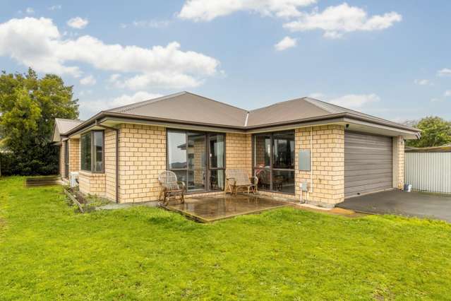 Spacious, Modern Easy-Care Family Home