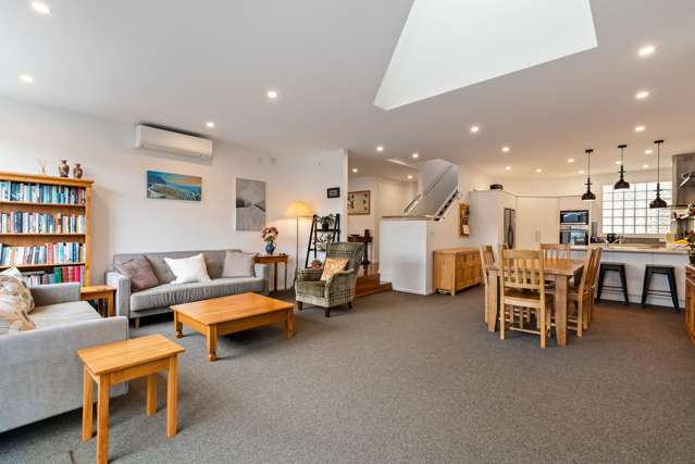 THE ULTIMATE INNER CITY HOUSE ALTERNATIVE