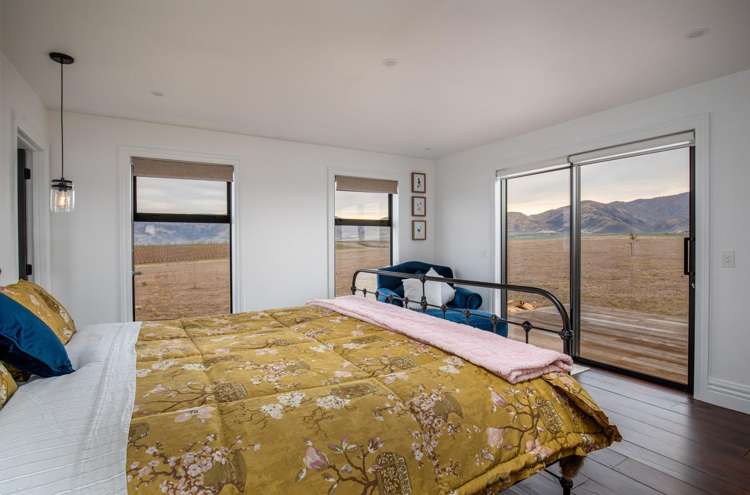 403 McArthur Road Alexandra_10