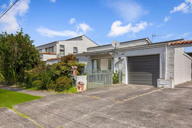 2/1 Akehurst Avenue New Lynn_16