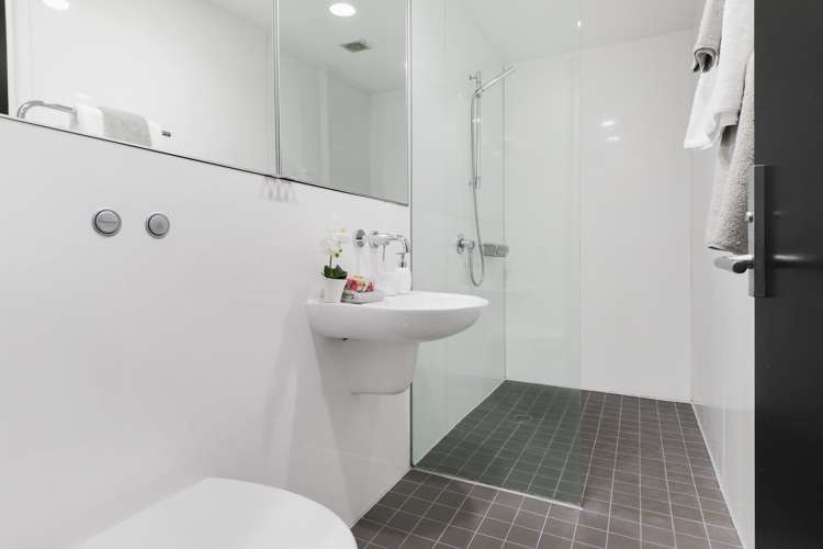 2a/6 Fisher-Point Drive Auckland Central_6