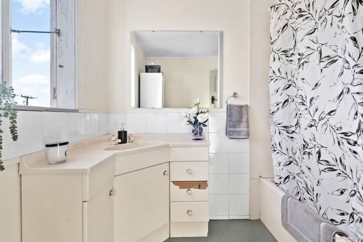 65 Clayburn Road Glen Eden_12