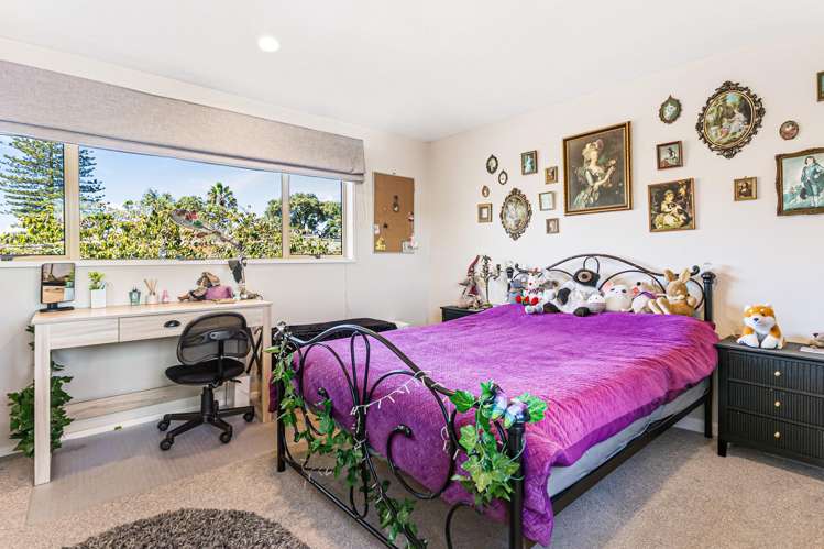 484 Beach Road Murrays Bay_17