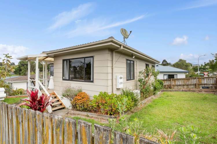 1 Loughanure Place Massey_13